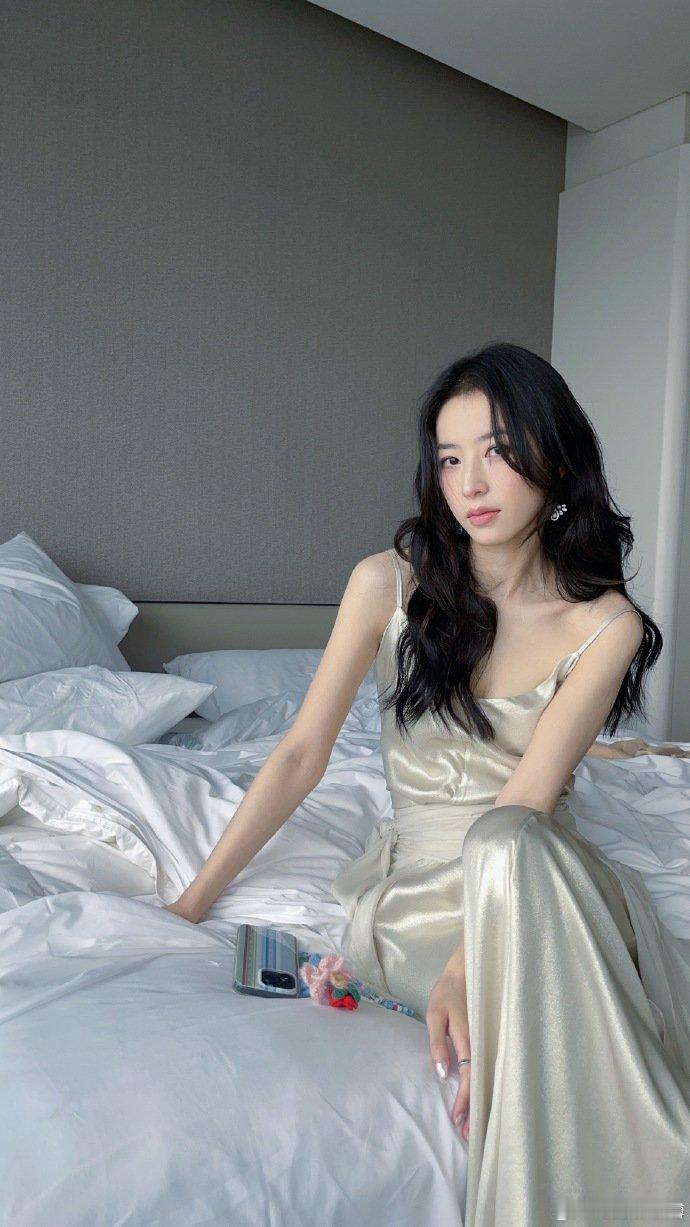 #周雨彤[超话]##周雨彤不想当导游的心写脸上了##花儿与少年直播#