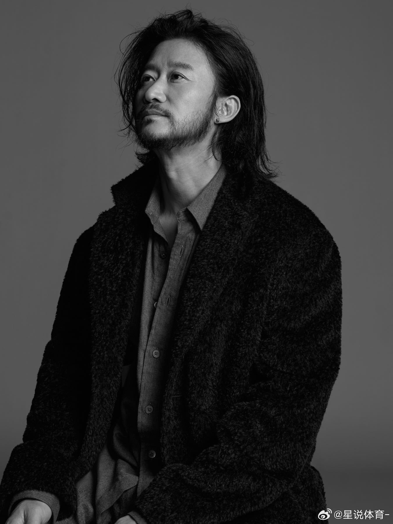 吴京这组帅得不太吴京 这组写真直接刷新认知！松弛又灵动，高级感满满，柔和与力量都