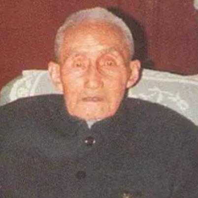 1949年，国民党七十九军军长被俘后，本来想拔枪自尽，可一想到20岁的漂亮老婆，
