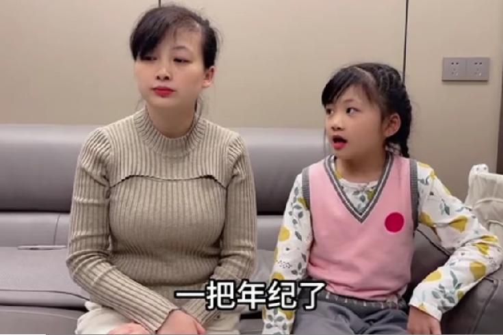 最近，刷到一个超真实又好笑的家庭视频，看完直接人间清醒，特别适合咱们做自媒体、搞