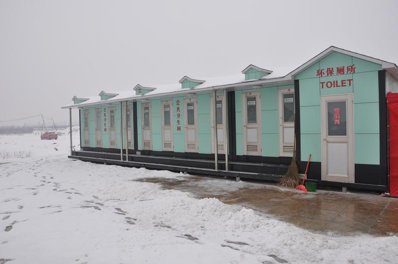 河南驻马店下雪了 河南驻马店下雪啦！今天早上驿城区板桥镇黑石山附近飘起雪花，好多