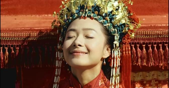 1641年，23岁的柳如是，嫁给了59岁的钱谦益。洞房花烛夜，耳鬓厮磨，切切低语