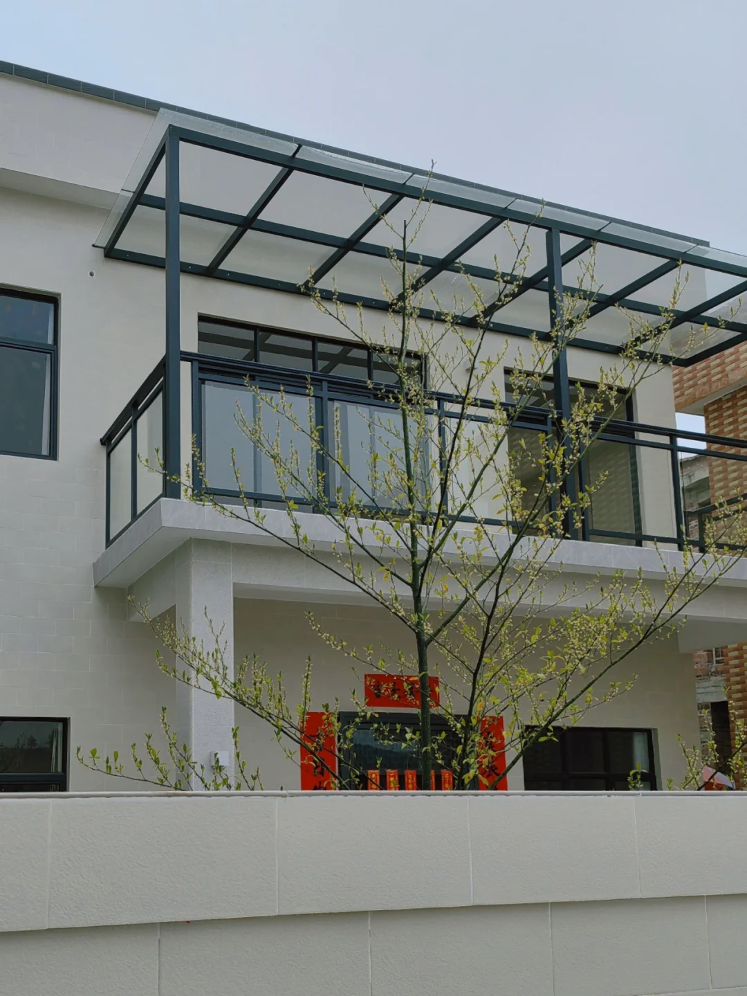 农村自建房花了大价钱做阳台，大家觉得值吗