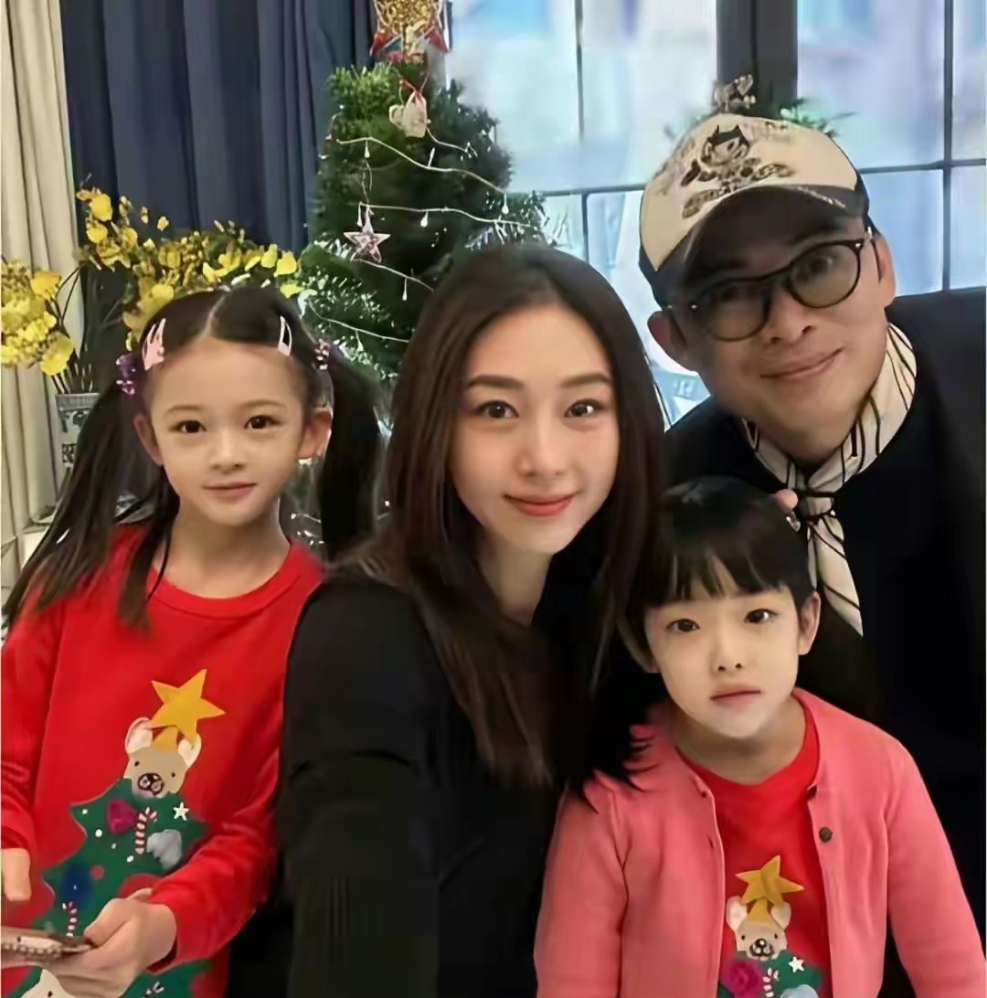 怪不得有钱人都爱娶漂亮老婆，生的娃都好看了 