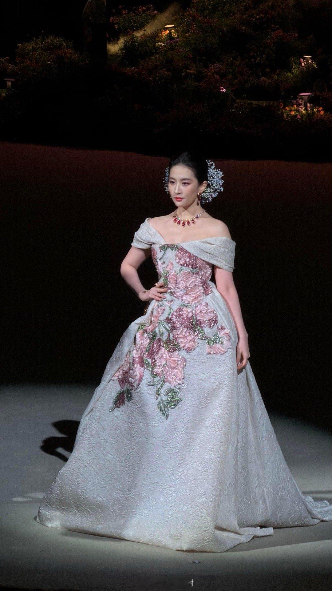 刘亦菲[色][锦鲤附体][锦鲤附体][舔屏][舔屏][爱你][舔屏][舔屏][爱