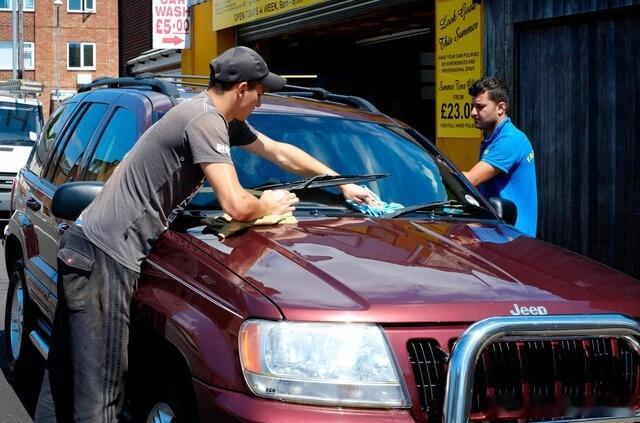 为什么年轻人买车越来越看重服务刷到这个热搜，真的狠狠共情了！现在年轻人买车早就不