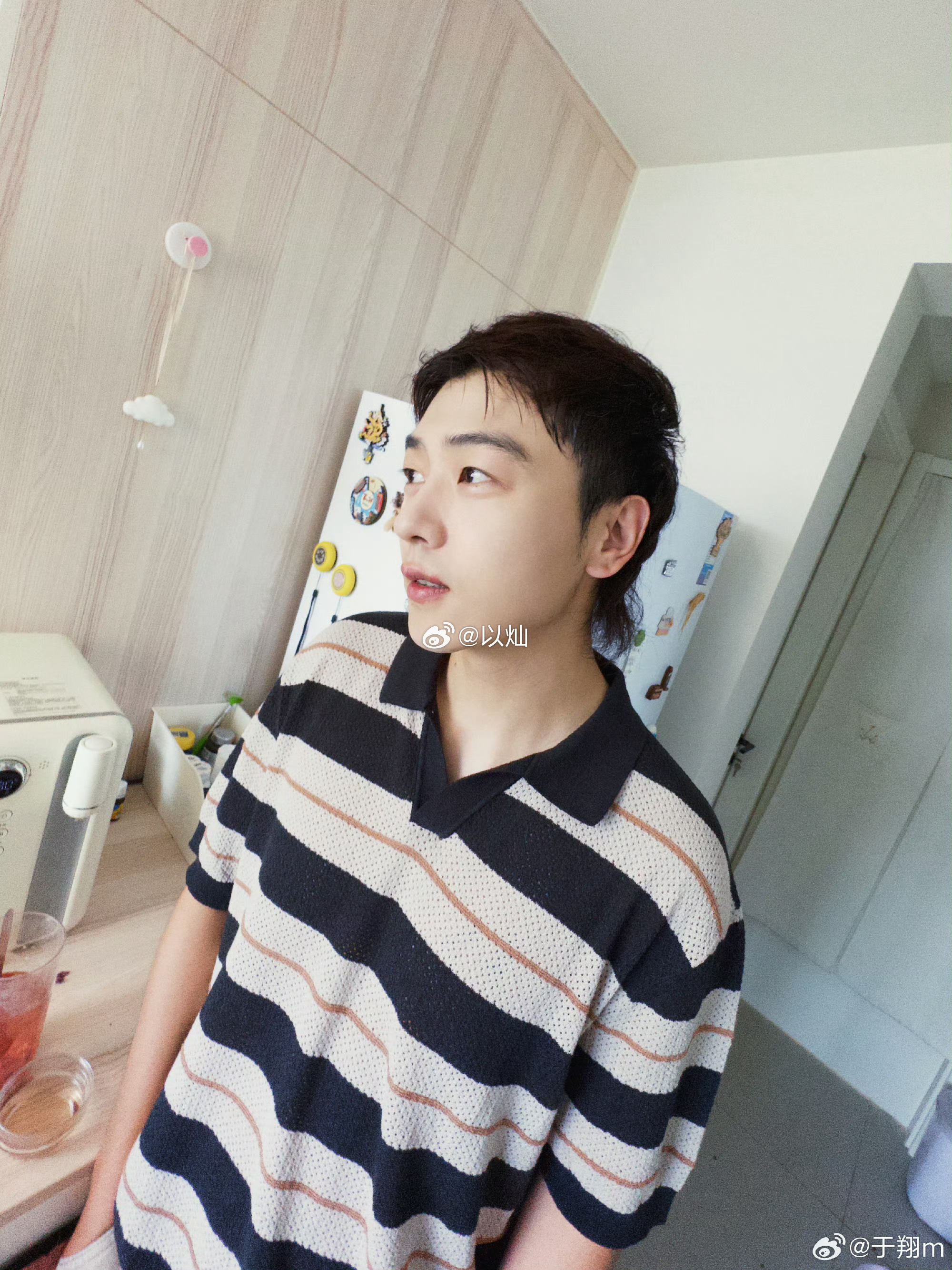 于翔向全世界安利于翔 于翔 他们仨环游世界        少年已成人，忘却了诗人