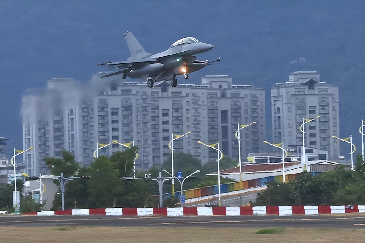 对于美国是否放弃对台岛军售，我们不可全信，毕竟台军既然打钱了，说明军售实质性推进