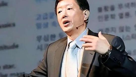 [微风]韩国教授警告：全世界只有韩国看不起中国，但中国眼里却没有韩国。

首尔大
