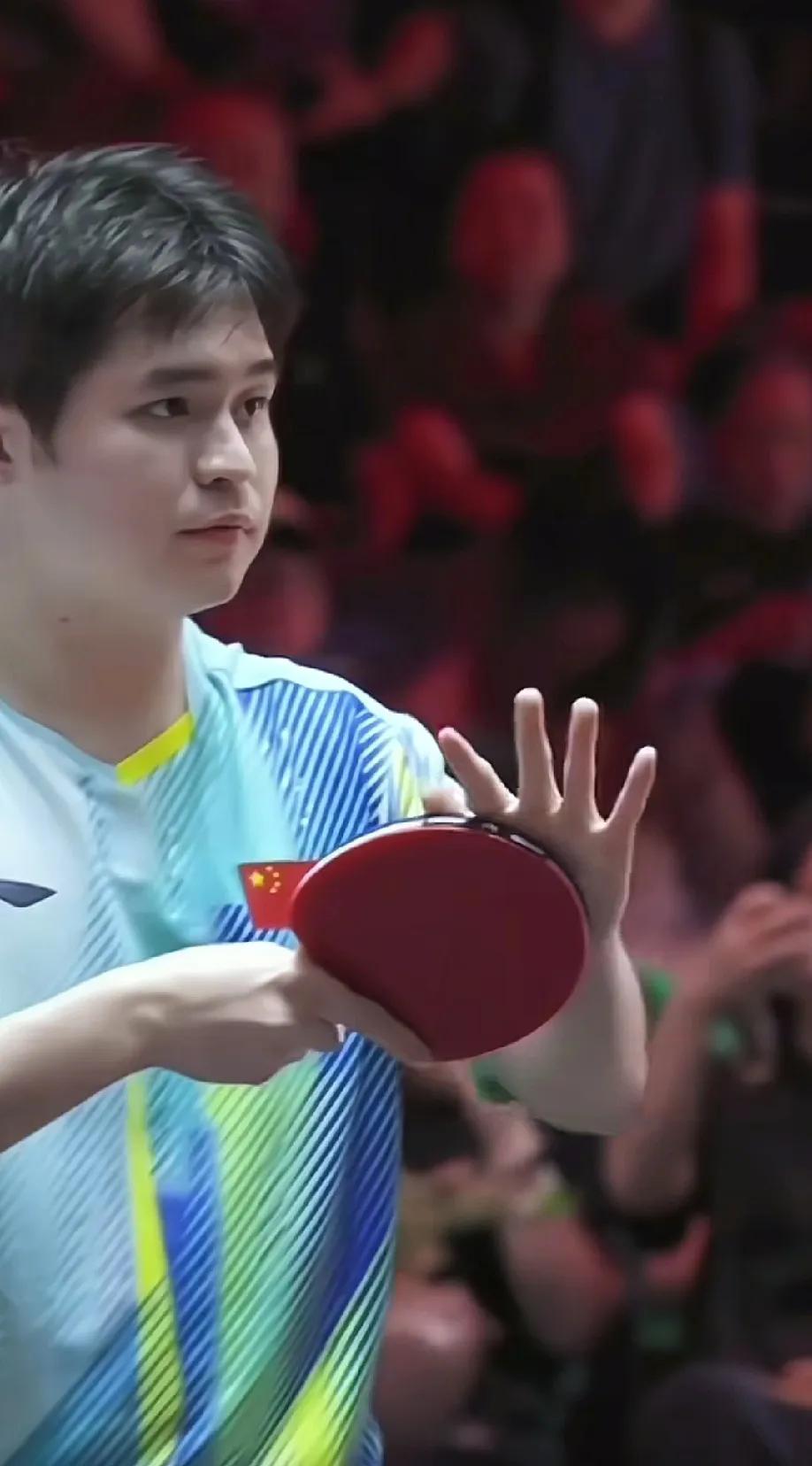 林诗栋总让人感觉他不行，又非常行。

你说他不行，男乒全靠他在支持，当你看好他的