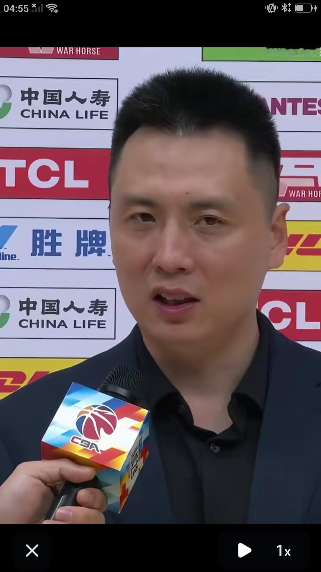 【卫冕冠军上海久事客场战胜北控队，迎来新赛季两连胜。】赛后主教练卢伟接受采访时表