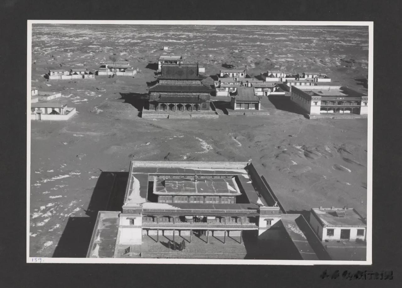 【老照片】德国飞行员格拉夫·楚·卡斯特（Graf zu Castell）1933