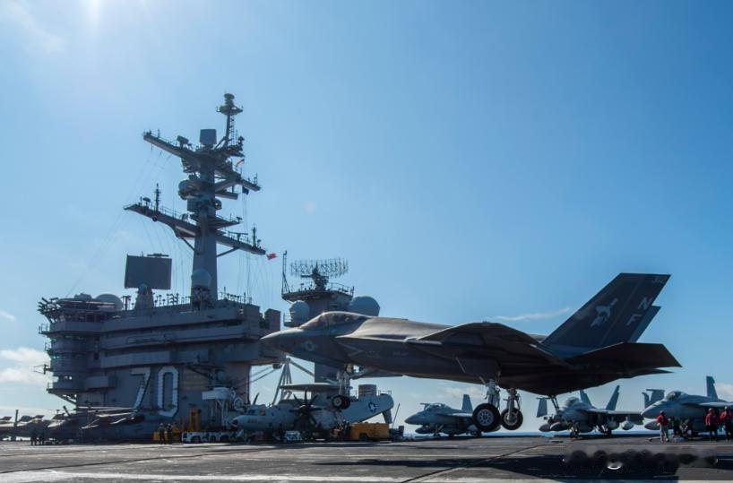 南海双坠引热议，美军战机为何频频跳海？网友：南海龙王不高兴了！
 
大家好，我是