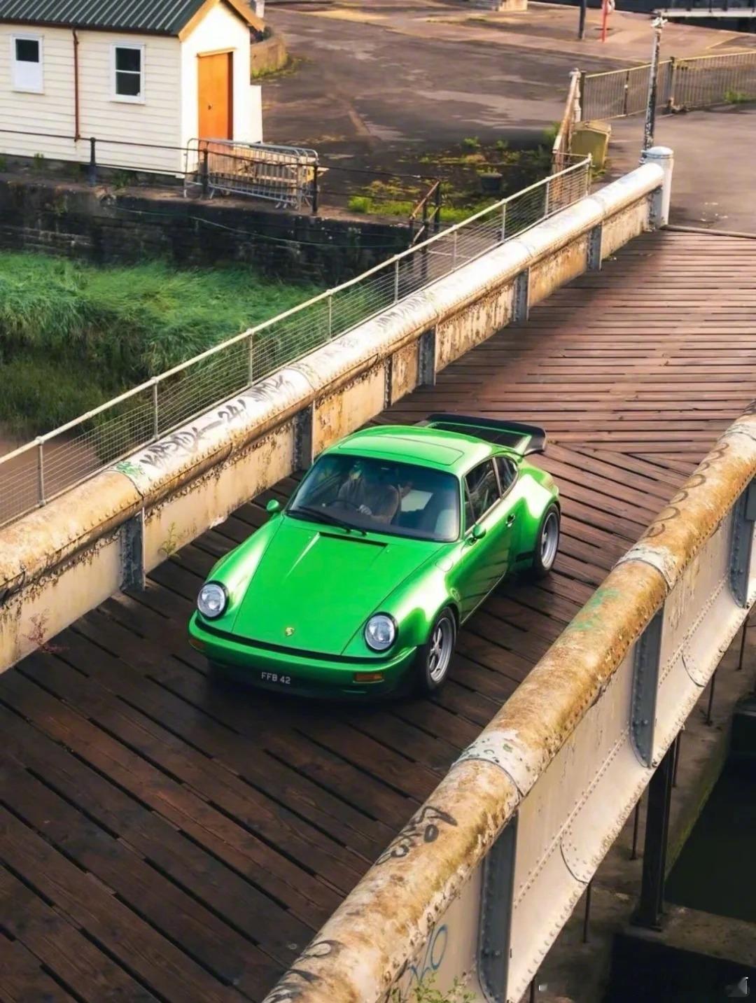 让人一眼沦陷的绿魔930，和城市融合得极好 