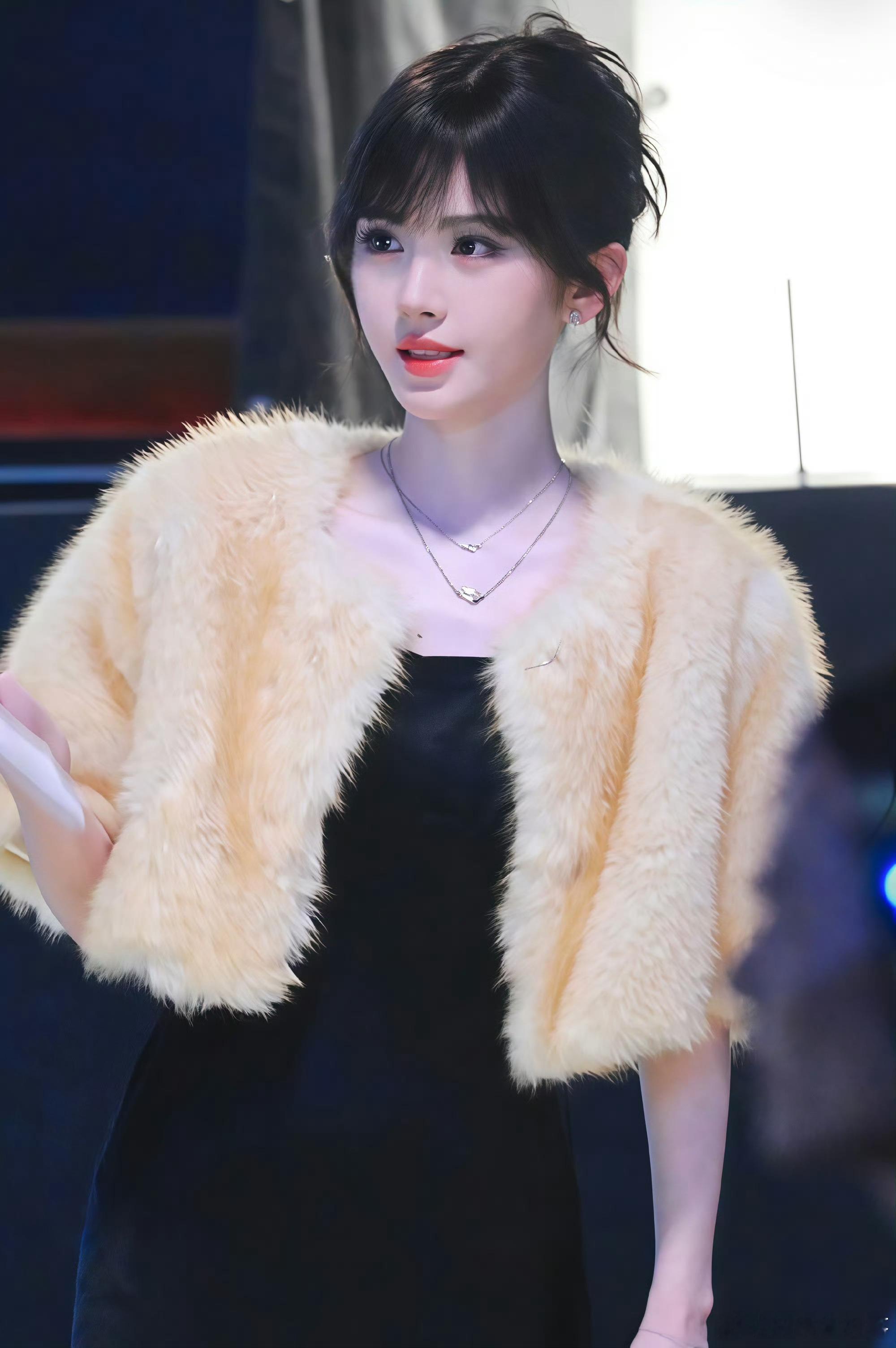 鞠婧祎 jjy鞠婧祎苏绿夏 jjy鞠婧祎万花世界 “我的所有不远万里，皆为你所奔