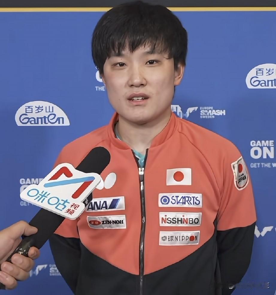 张本智和被梁靖崑打服了？现在采访，承认跟梁靖崑学习了？

横滨冠军赛和瑞典大满贯