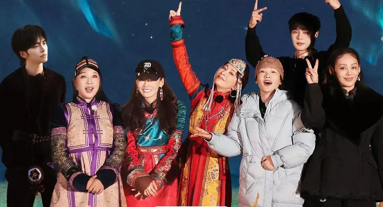 《一路繁花2》这档旅游综艺可太会整活了，不专注旅行风光，反倒靠“锐评”出圈。
