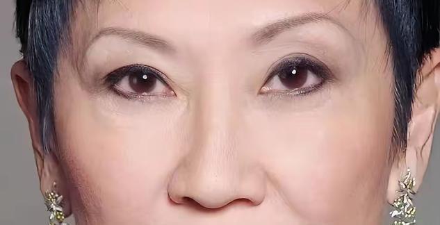 施南生和徐克，年轻时也是影坛公认的金牌搭档。1986年，港媒把徐克和叶倩文的绯闻