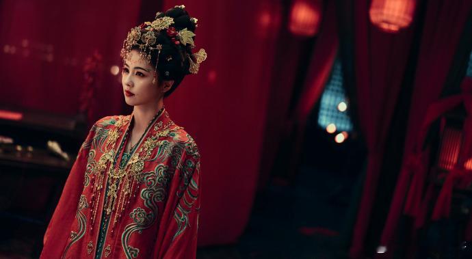 青雾风鸣、唐宫奇案 我的评分： 白鹿开播发文 《唐宫奇案》已经开播了，看完白鹿的