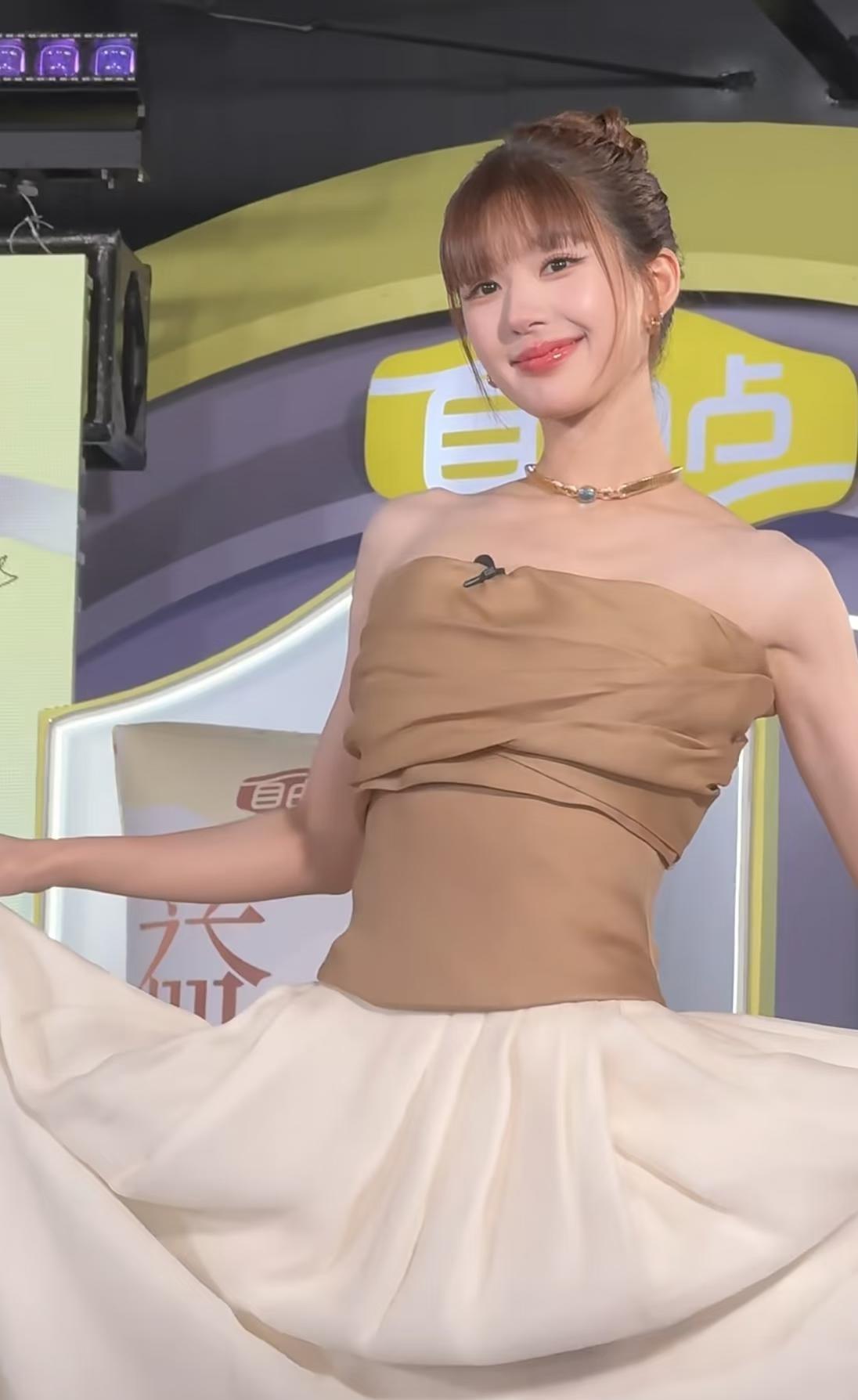 有求必应的赵露思美女
RED明星热力风向标 赵露思我可以是任何 赵露思 电子哈基