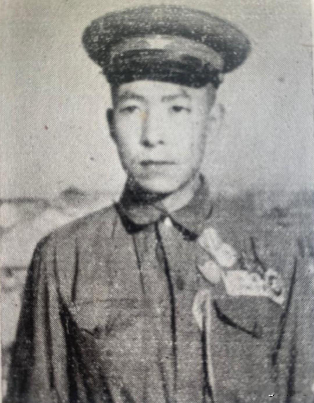 孤身攻坚毙敌团长，获颁毛泽东奖章，从寒门战士到基建功臣的传奇英雄
 
李玉亭，河