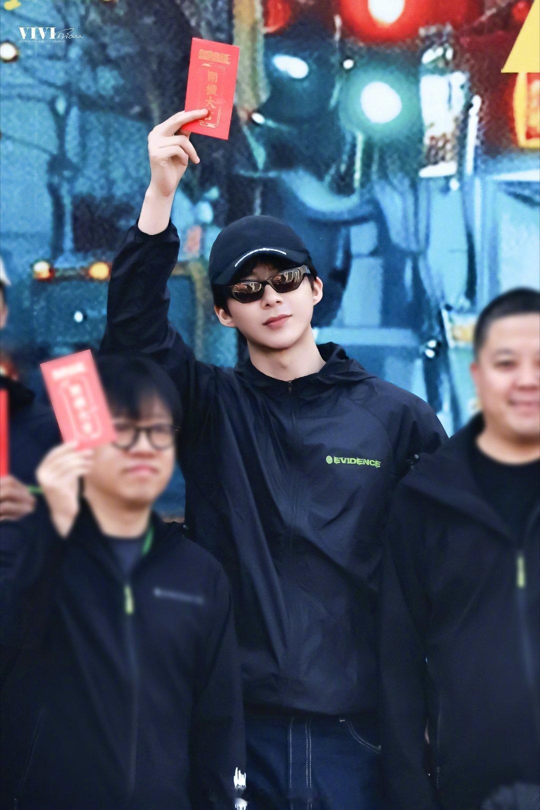 刘宇宁高原 雨还在下，你是否听见？声声滴答，全是我对你的思念。摩登兄弟刘宇宁刘宇