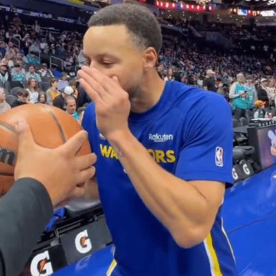 这人谁啊？有人认识吗？反正我不认识。。。。 