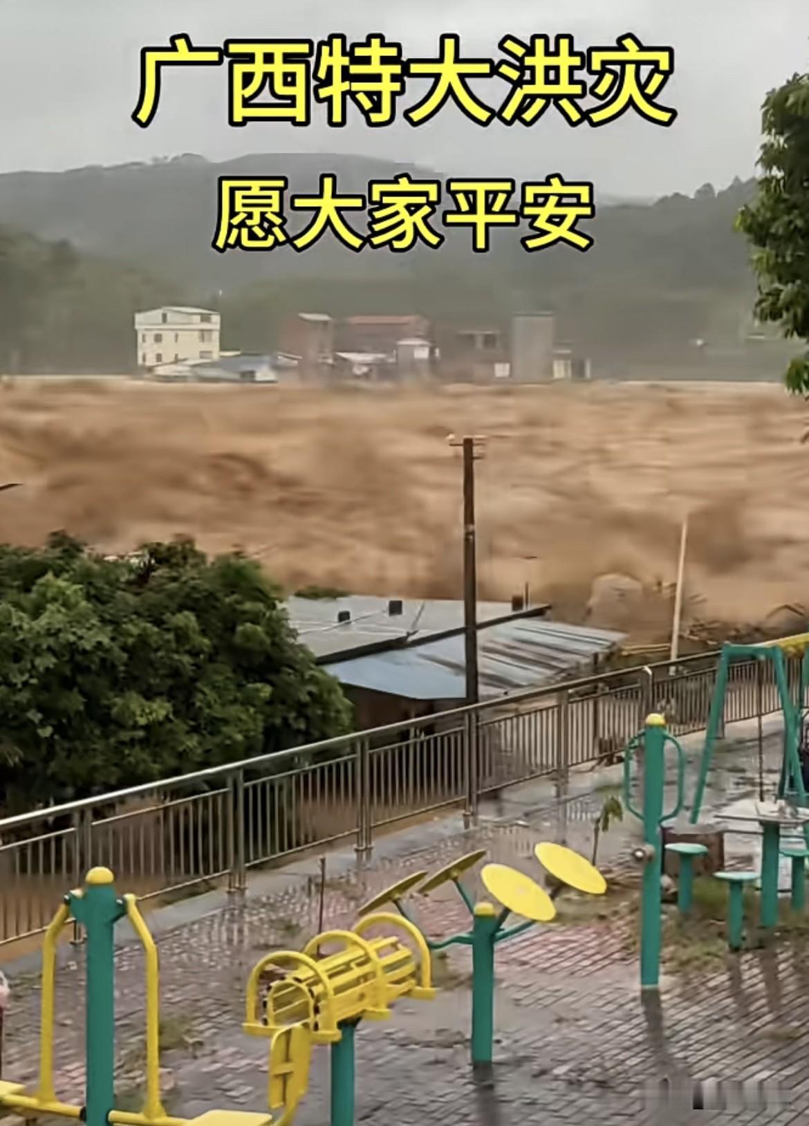 上句：春夏秋冬四季下雨
   下句：酸甜苦辣百般回味
             