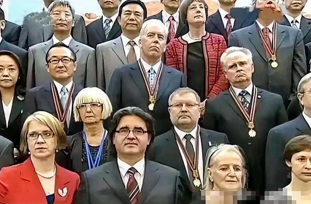 200名乌克兰专家来华后号啕大哭：被尊重的才华，才是最暖的光
 
曾经，乌克兰顶