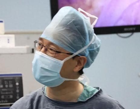“这医生火了！”浙江，40多岁中年男子胃癌晚期，妻子拿出所有积蓄，陪着丈夫治疗，