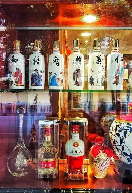 江西可不止四特酒、李渡酒好喝！
章贡酒产自赣州，多种粮食为原料，红禇条石垒酒窖和