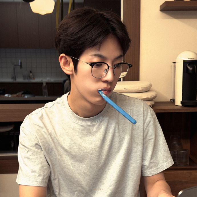 朴时宇终于认证微博了 演员之路正式开局！从零开始转型，用《检察官的提案》为自己开