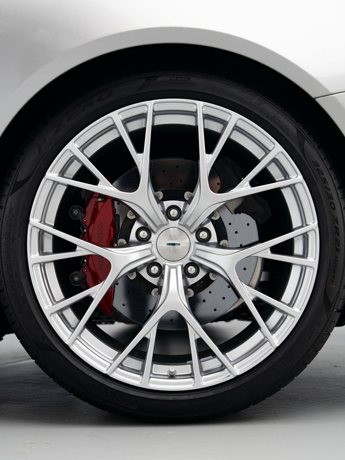 Aston Martin Vanquishastonmartin阿斯顿马丁阿斯顿