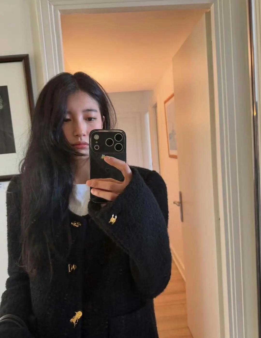 ig更新 头像2.0
此女就这样霸榜我各种app的头像
秀智
裴秀智巴黎时装周