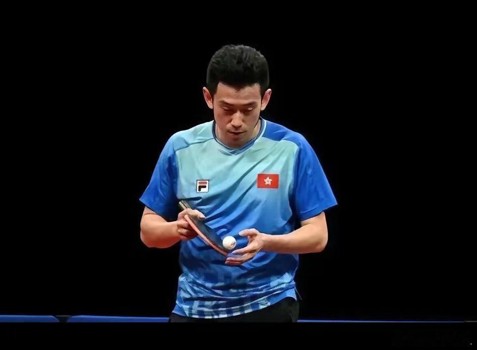 黄镇廷担任十五运会香港首棒火炬手！他是香港首位也是唯一一位，在乒乓球世界三大赛中