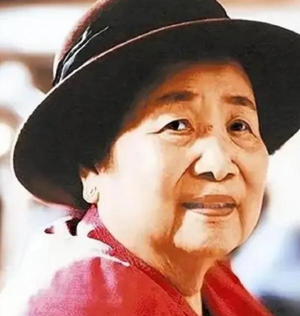 1975年，台湾首富的妻子杨娇，因受不了丈夫出轨，毅然放弃豪门生活，带着3000
