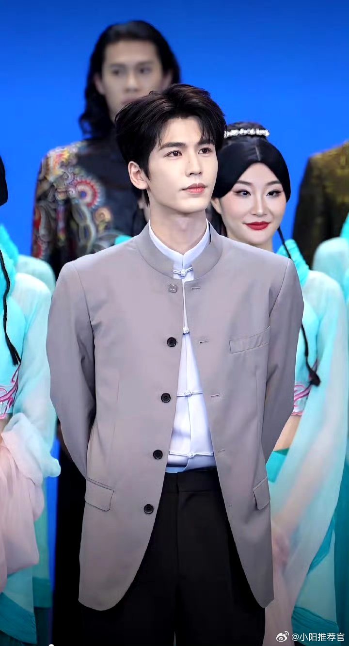 董勇说女儿看直播是为张凌赫董勇女儿是张凌赫粉丝2026年6月26日白玉兰颁奖典礼
