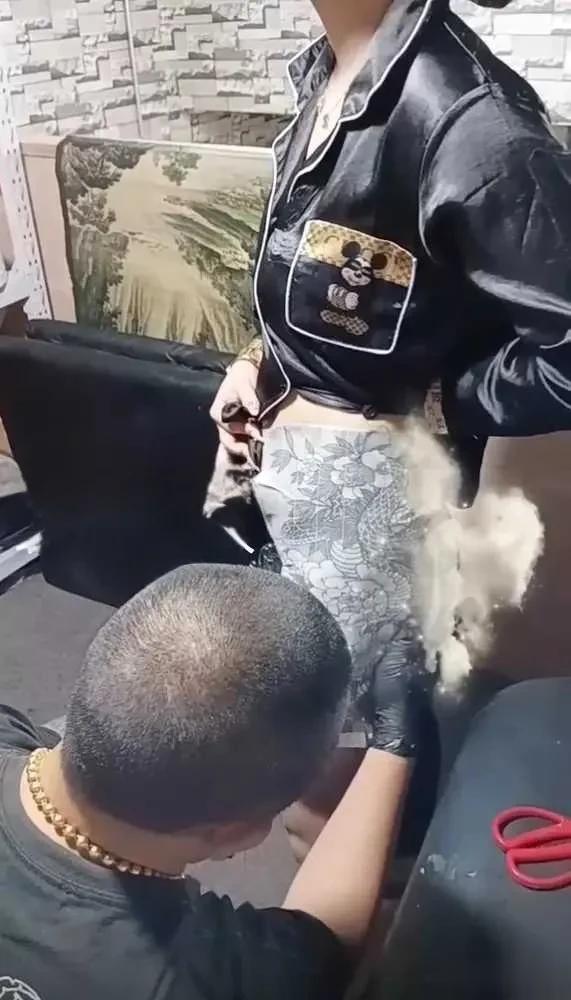 当一个女人有纹身时，你的第一印象是什么？如果这个纹身还在女性的私处，你会不会无端