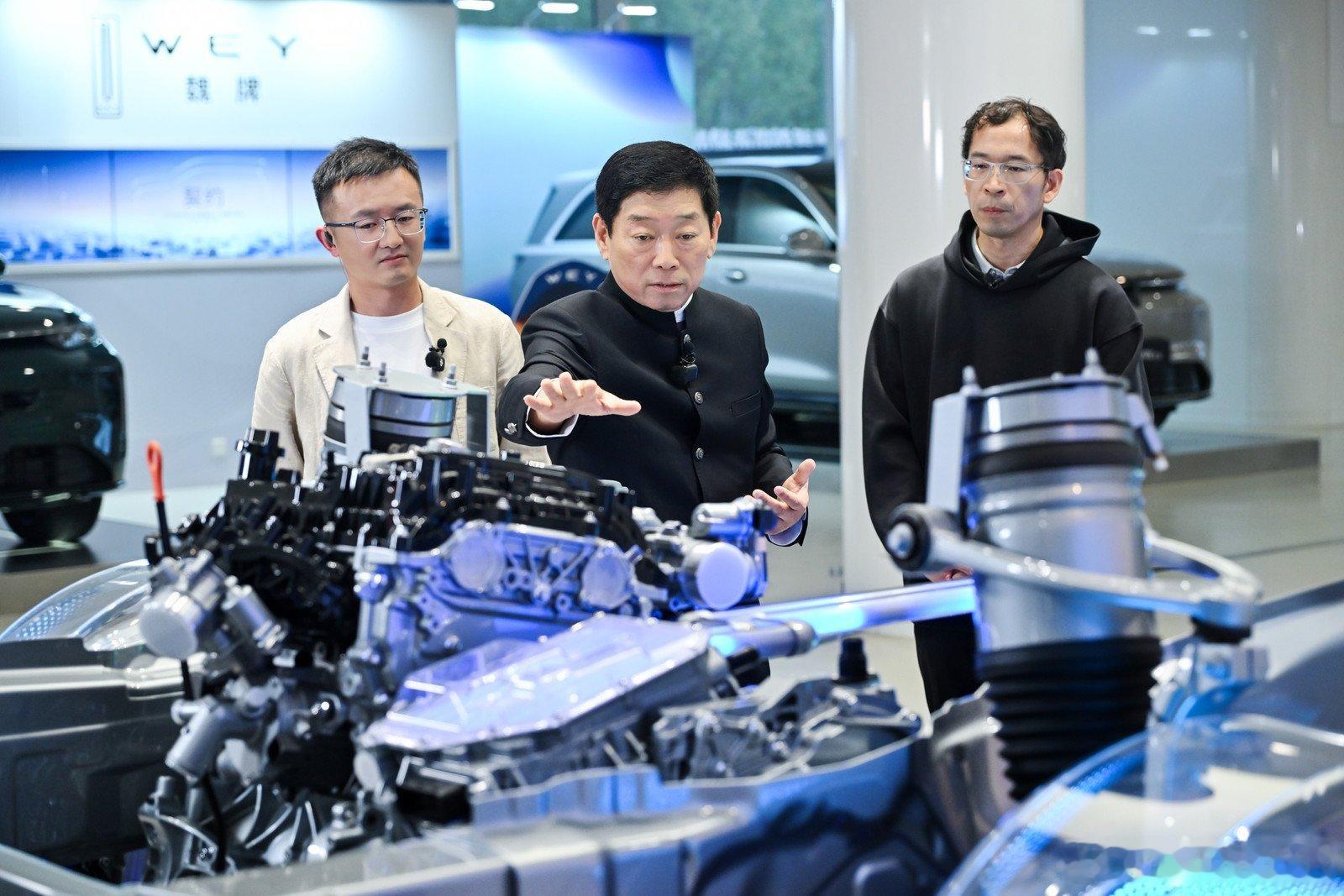 魏牌V9X预售37.18万元起国产旗舰真敢冲！魏牌V9X终于预售了，37.18万