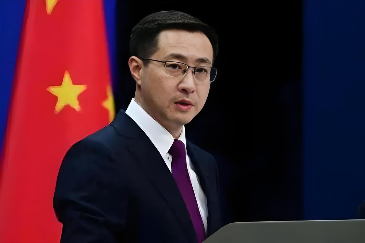 为什么中国现在敢和美国硬刚？其实道理很简单：都是被美国逼清醒的。
从2018年贸