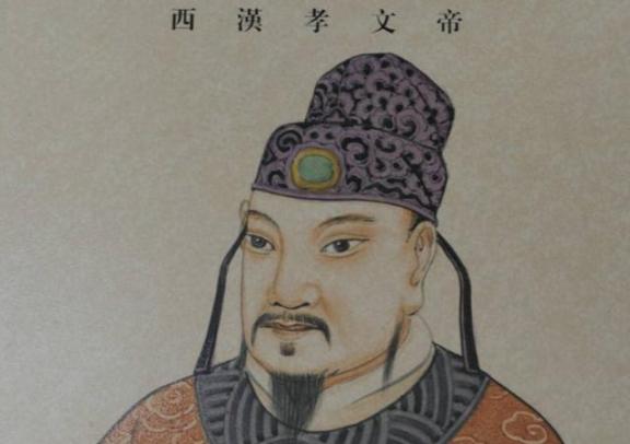 秦朝“以孝治天下”，倚重儒学的国学体制，“不孝”者会定为重罪
 
中国传统文化里