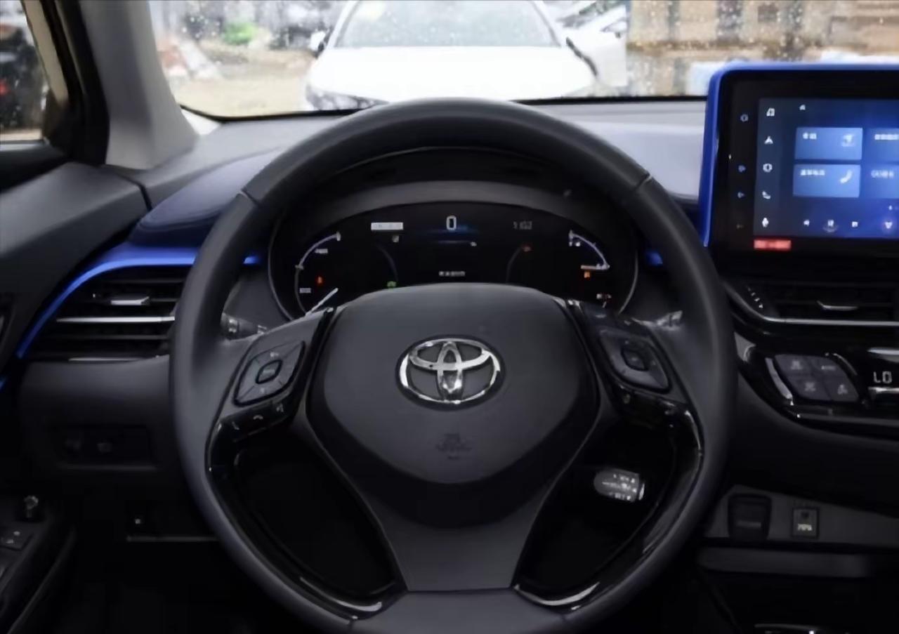 看到一组数据，真让人不知道该说点啥才好。丰田汽车今年第三季度，单单一个季度就赚了