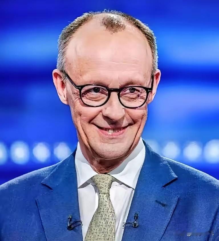 就在刚刚
德国对外正式宣布
​​2025年11月4日，德国经济和能源部长卡特琳娜