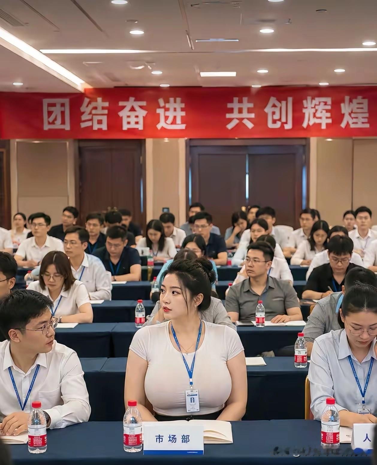 好的企业老板就得知人善任，谁开拓市场，谁负责人事，就能事半功倍！还有的人开会不听