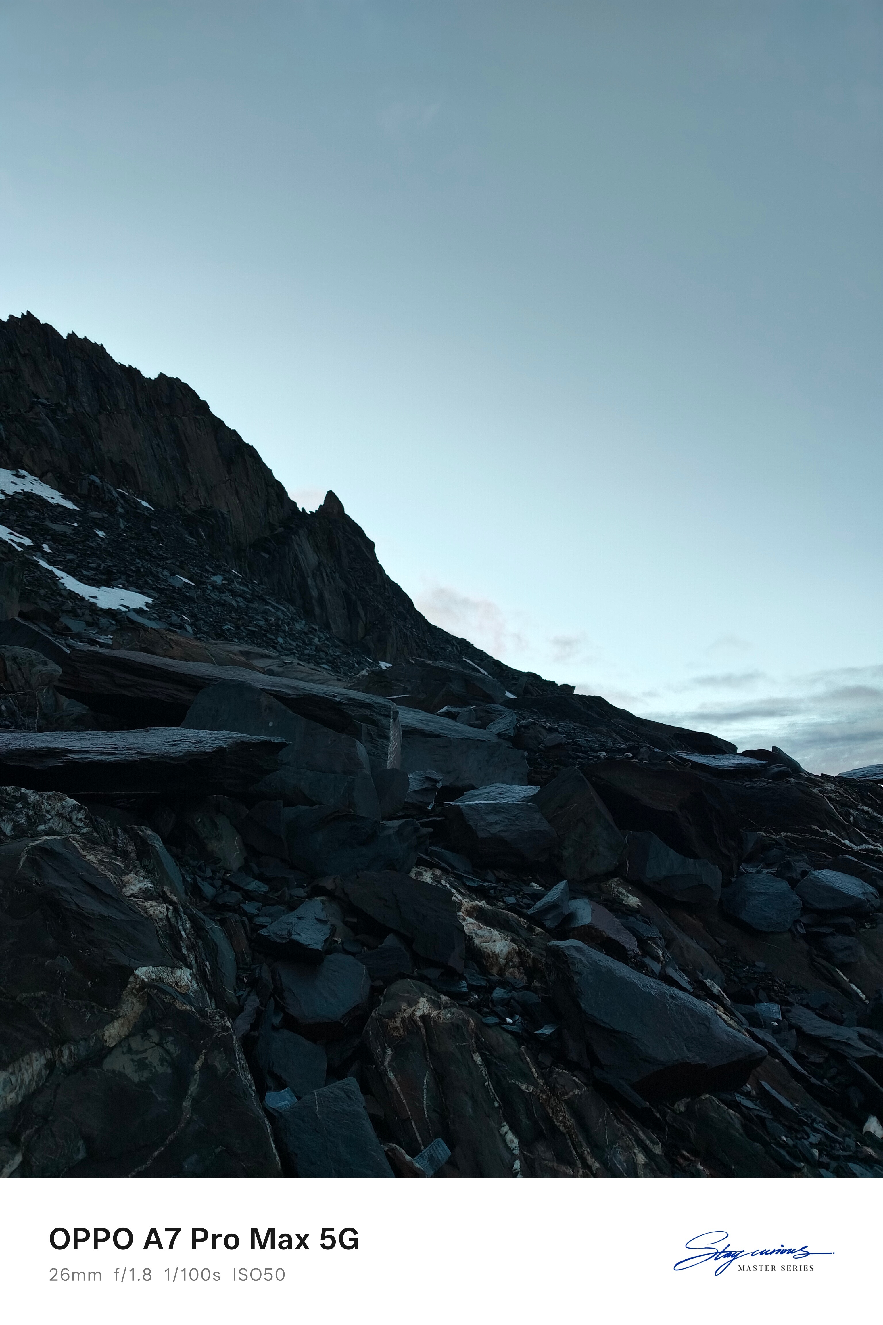 来自OPPO A7 Pro Max 雪山实拍，取景地是四姑娘山二峰，感谢神山接纳