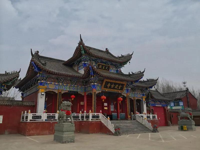 俺是山东省高密市高戈庄的，97年在高戈庄初级中学上学的时候，这个墓就被盗了。盗洞