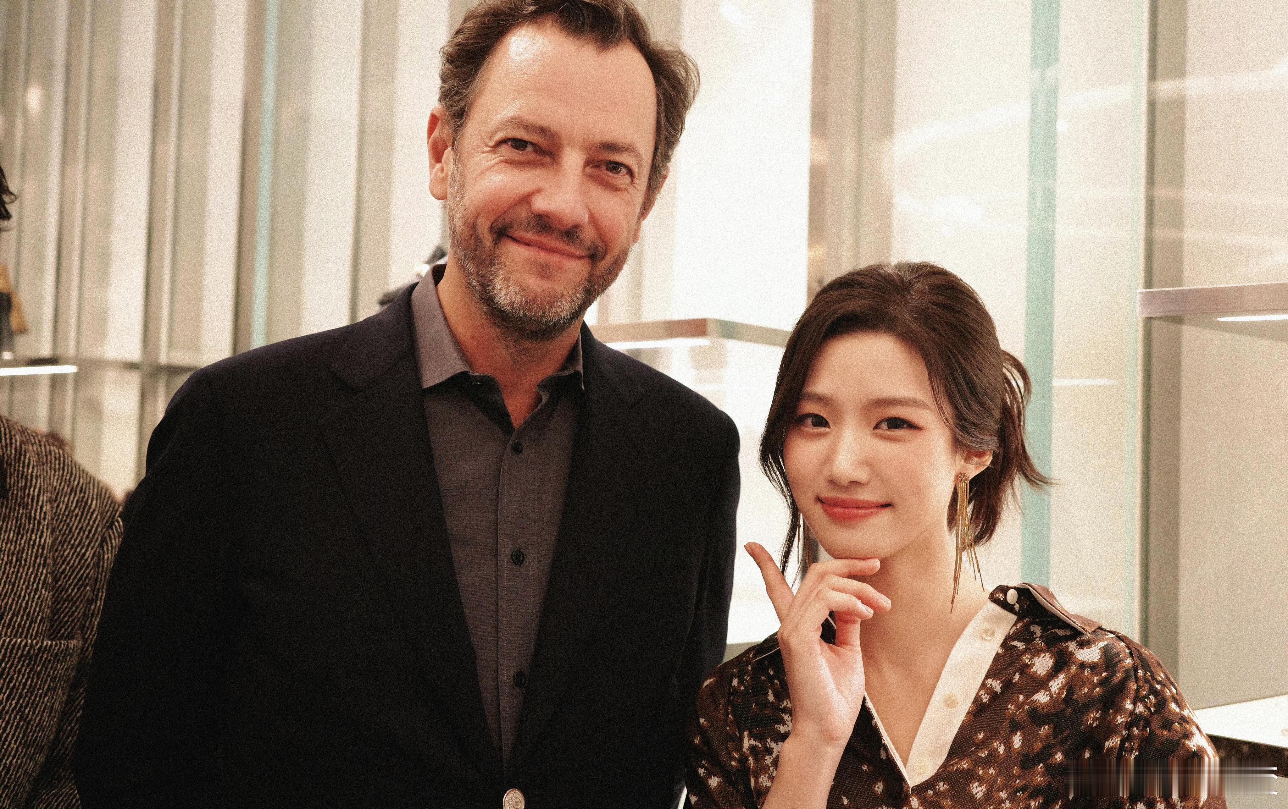 卢昱晓[超话]  卢昱晓 财阀千金名利场卢昱晓｜ ​​​