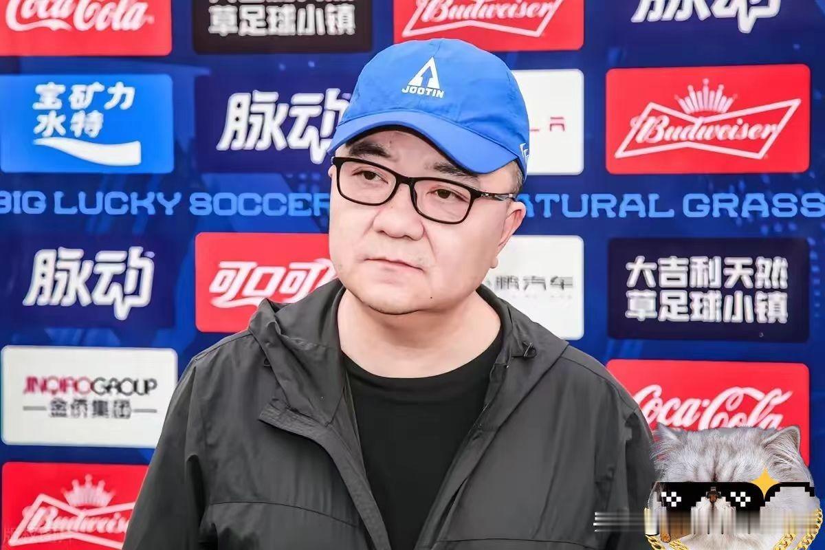 我好奇去查了一下董路的家庭，不查不知道，一查吓一跳，原来，他出身是高知家庭，父亲