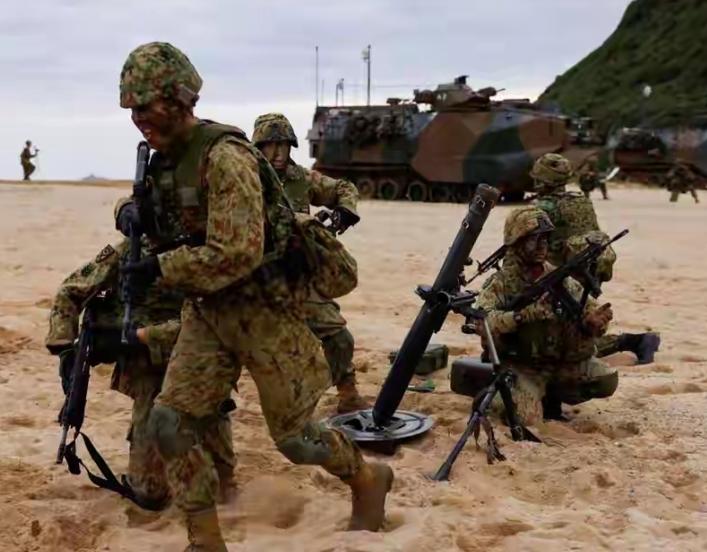 日本这“万能血浆”和战俘营的预案都摆上台面了，獠牙藏不住了。西南岛屿密密麻麻的弹