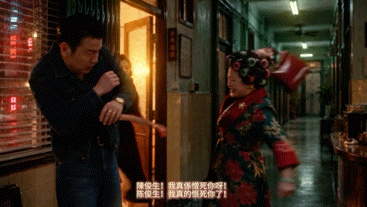 薛甄珠抓小三抓到香港了 这粤语腔调也太地道了吧，感觉就像在香港街头亲眼目睹了一场